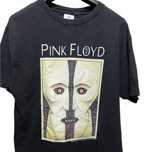 Vintage Y2k 2004 Pink Floyd Division Bell Tshirt
Pit to pit 21
Top to bottom